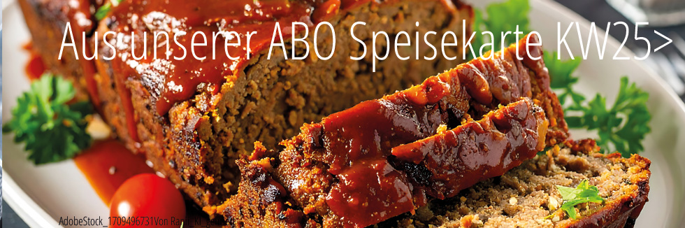 Hausgemachter Hackbraten, mit Rahmsauce, Spätzle und Salat 